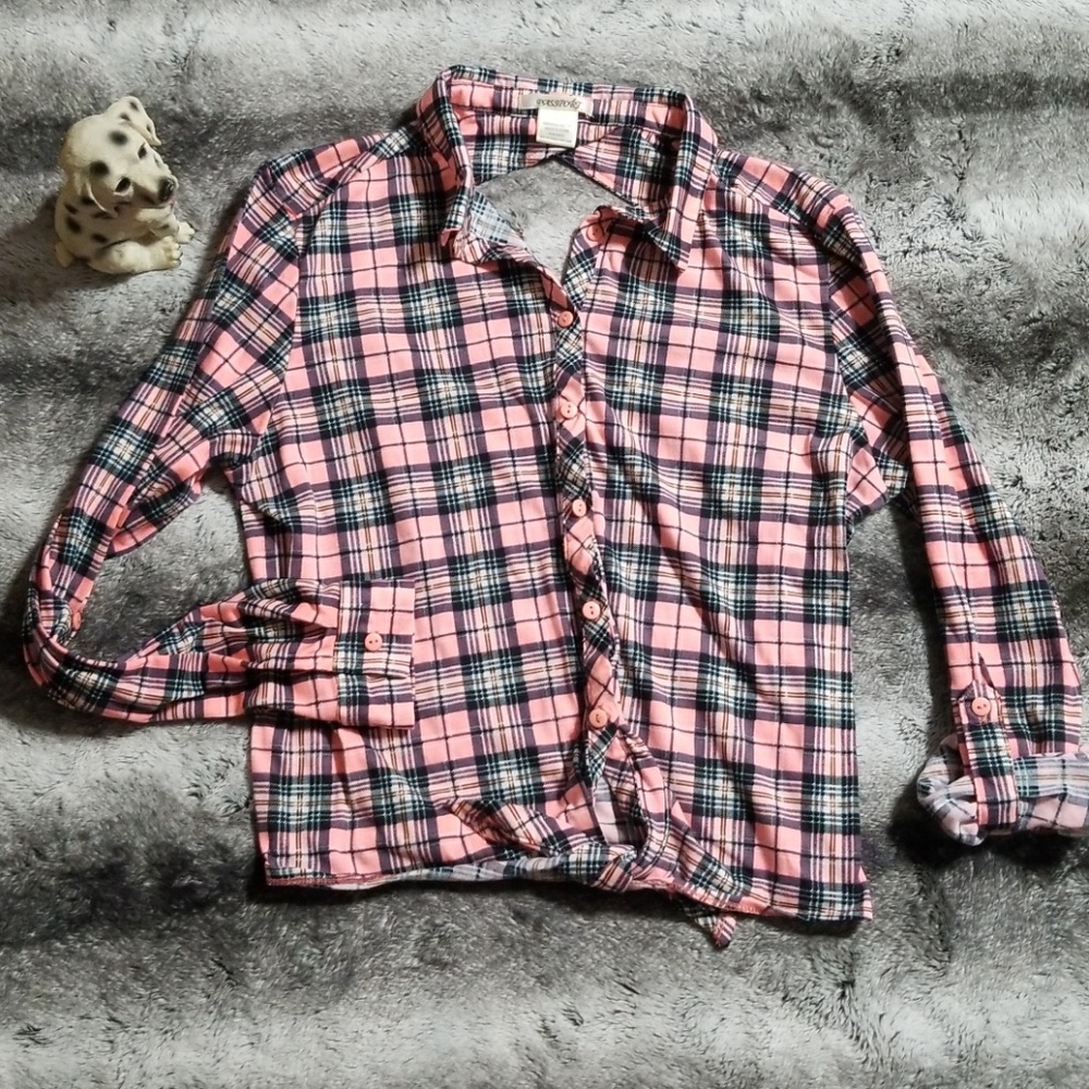 Super Cute & Versatile Plaid Shirt